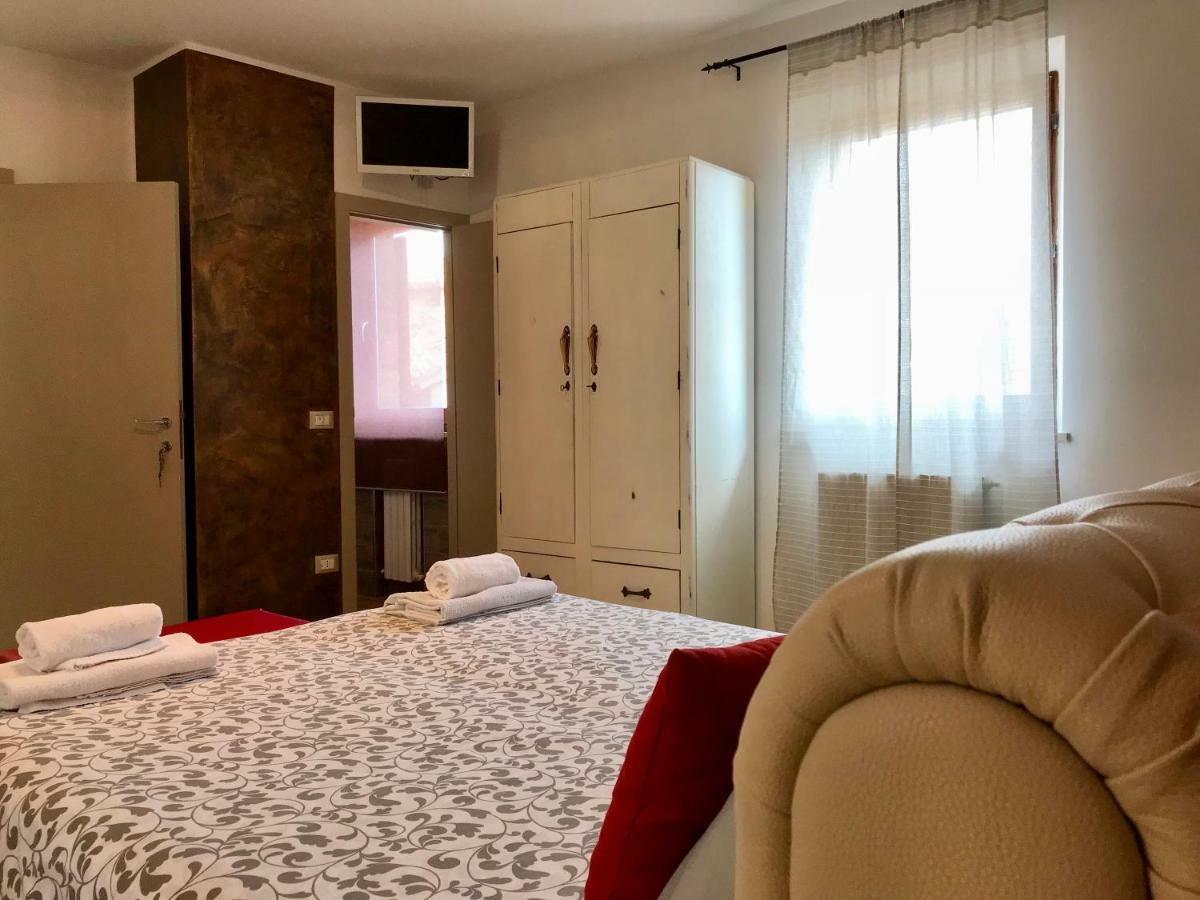 B&B Albornoz Урбіно Екстер'єр фото