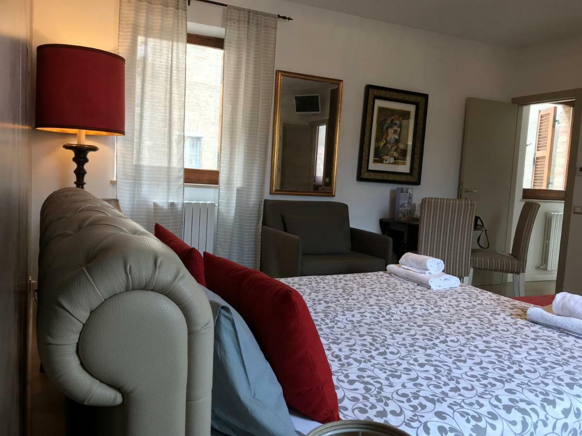 B&B Albornoz Урбіно Екстер'єр фото